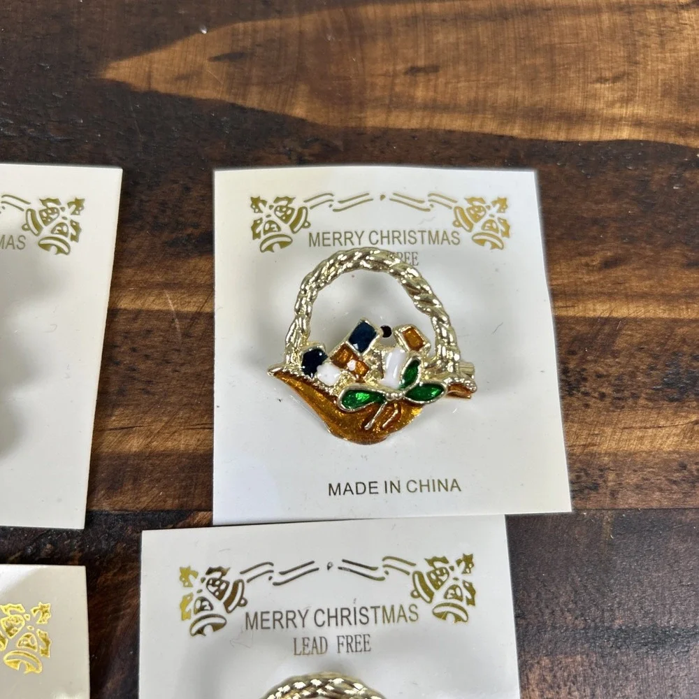 New LOT of 7 Christmas pins‎ Brooches - Santa WREATH Basket Present